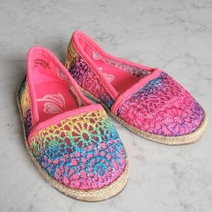 THE CHILDREN'S PLACE SLIP ON  SHOES.  SIZE 6. LACE CUT OUT MULTICOLORED.  NWOT